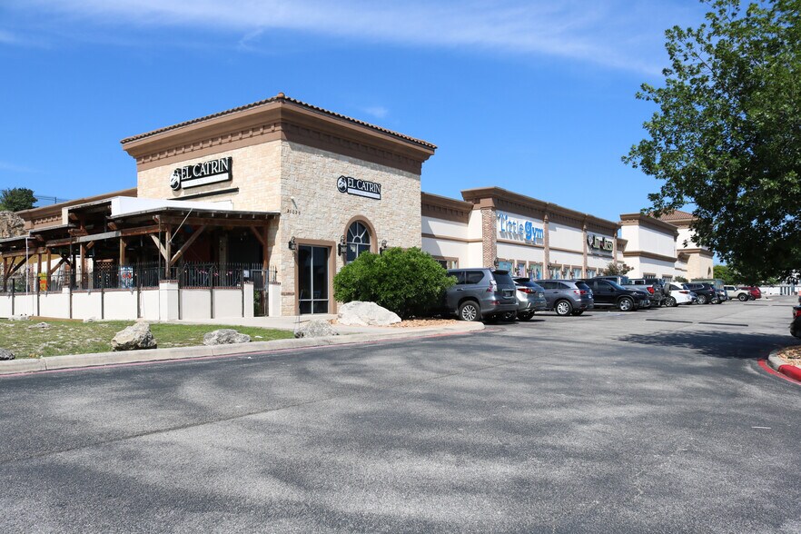 More Photos Of 21044 N US-281 Hwy, San Antonio Unknown For Lease