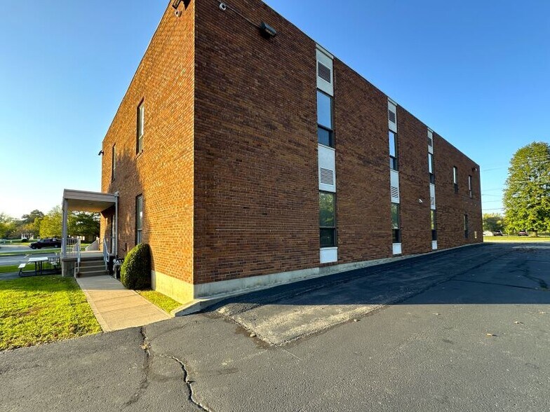 More Photos Of 600 E Dayton-Yellow Springs Rd, Fairborn Office For Sale