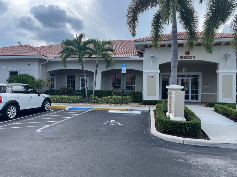 More Photos Of 5501 N University Dr, Coral Springs Office For Sale