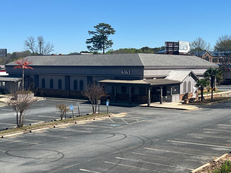 More Photos Of 6363 Peachtree Industrial Blvd, Atlanta Restaurant For Lease