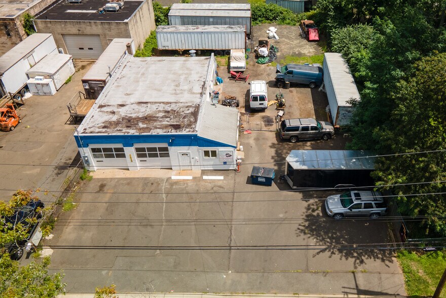 More Photos Of 275 Front Ave, West Haven Auto Repair For Sale