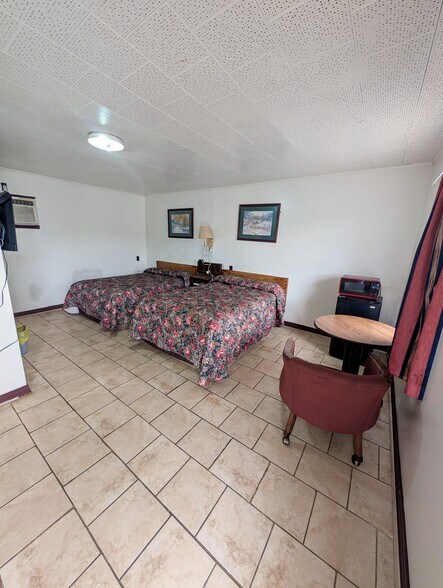 More Photos Of 1134 US Highway 80, Selma Hotel For Sale