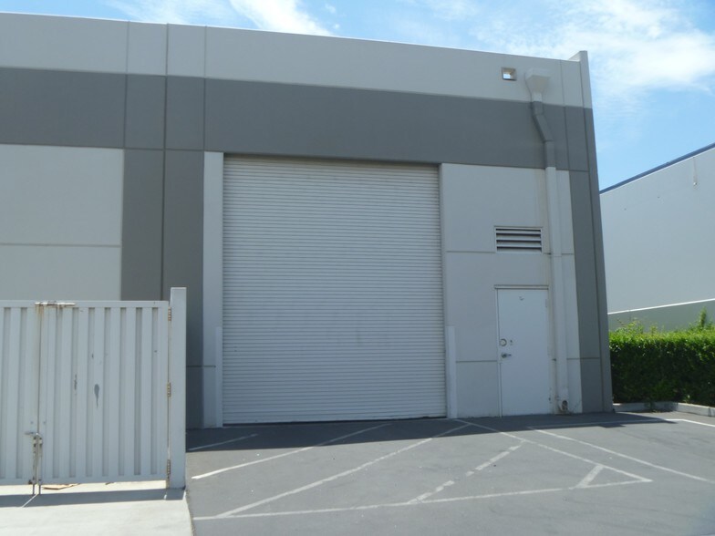 More Photos Of 1660 S Grove Ave, Ontario Warehouse For Lease