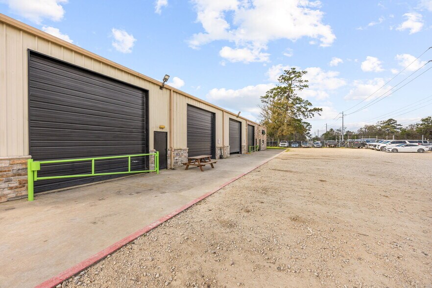 More Photos Of 15720 Garrett Rd, Houston Industrial For Sale