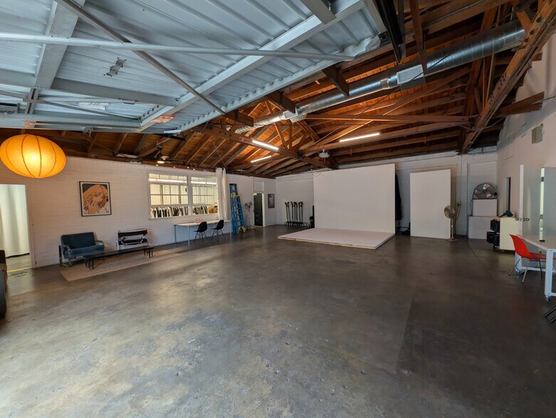 More Photos Of 2240-2246 Fair Park Ave, Los Angeles Showroom For Sale