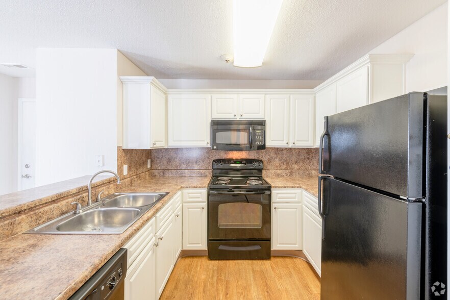 More Photos Of 100 Elena St, Cranston Apartments For Sale