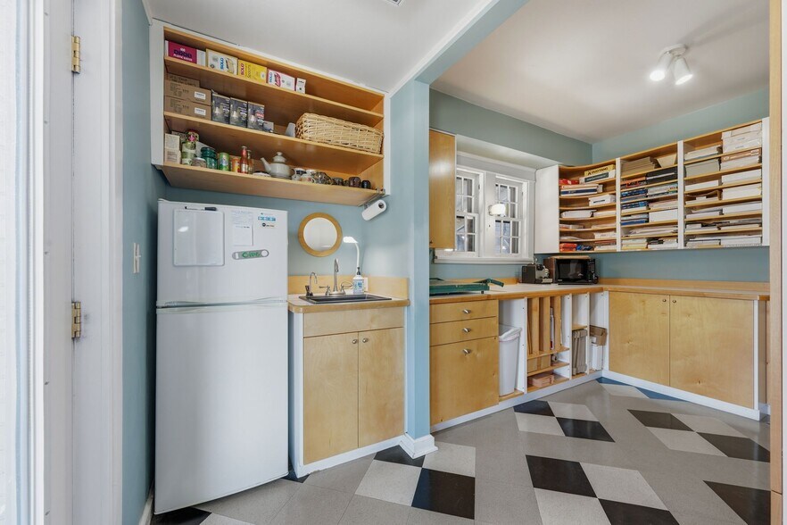 More Photos Of 2606 Westwood Dr, Nashville Light Distribution For Sale