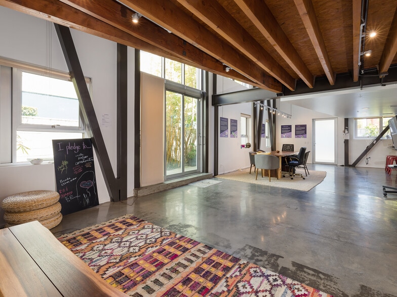 More Photos Of 2100 Abbot Kinney Blvd, Venice Office For Lease