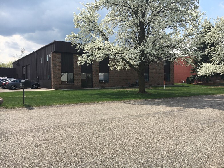 Primary Photo Of 4630 Danvers Dr SE, Grand Rapids Warehouse For Lease