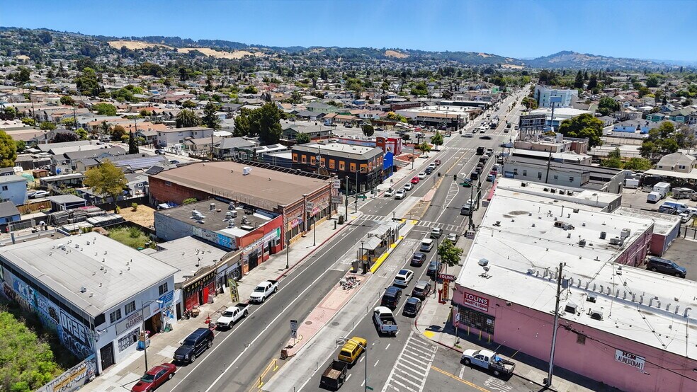 More Photos Of 7134 International Blvd, Oakland Showroom For Sale