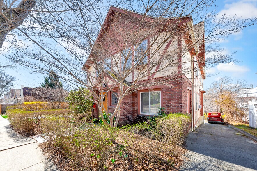 More Photos Of 126 Westbourne Ter, Brookline Multifamily For Sale