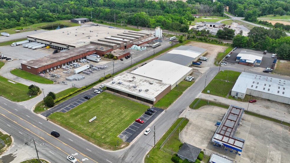 More Photos Of 2521 N Church St, Rocky Mount Warehouse For Lease