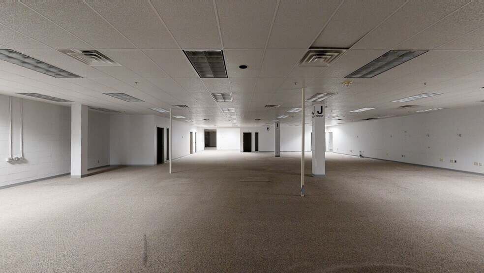 More Photos Of 700 Pilgrim Way, Green Bay Loft Creative Space For Lease