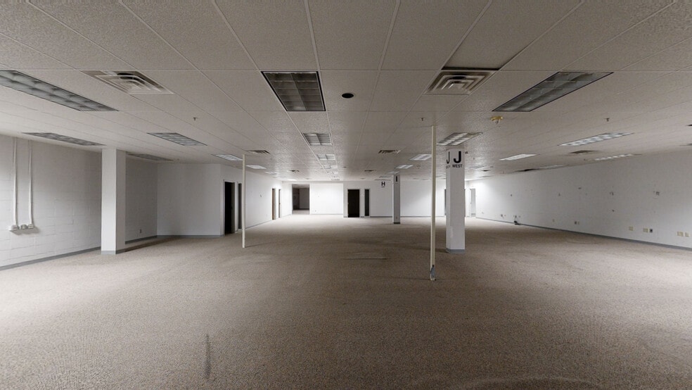 More Photos Of 700 Pilgrim Way, Green Bay Loft Creative Space For Sale