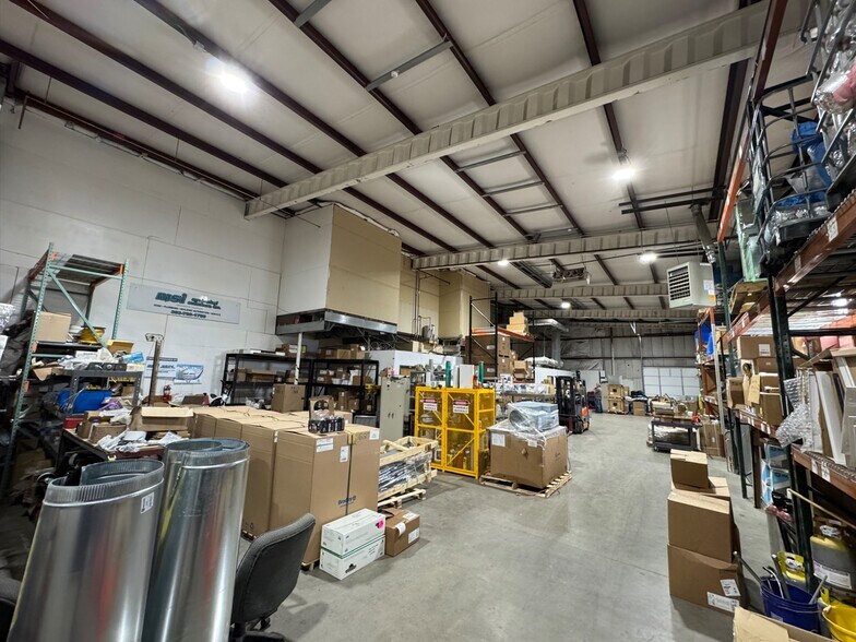 More Photos Of 1820-1880 W Evans Ave, Englewood Warehouse For Lease