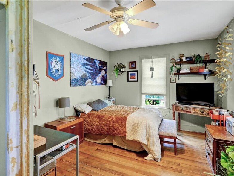 More Photos Of 1634 Moselem Springs Rd, Hamburg Storefront Retail Residential For Sale