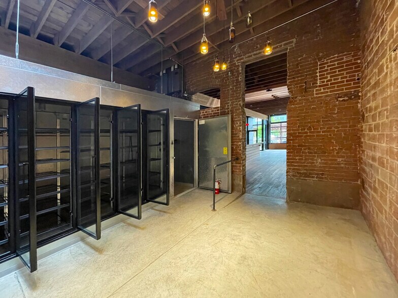 More Photos Of 2000-2016 NE Alberta St, Portland General Retail For Lease