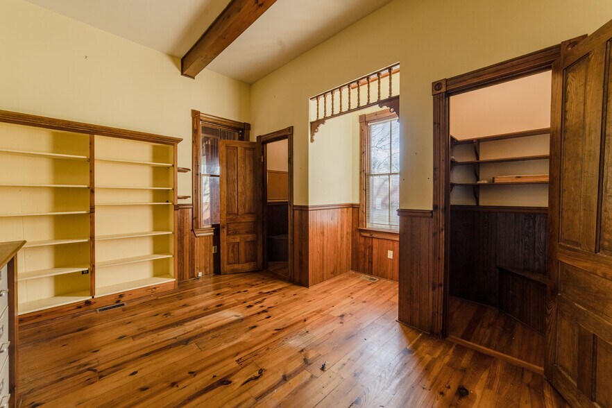 More Photos Of , Marion Unknown For Sale