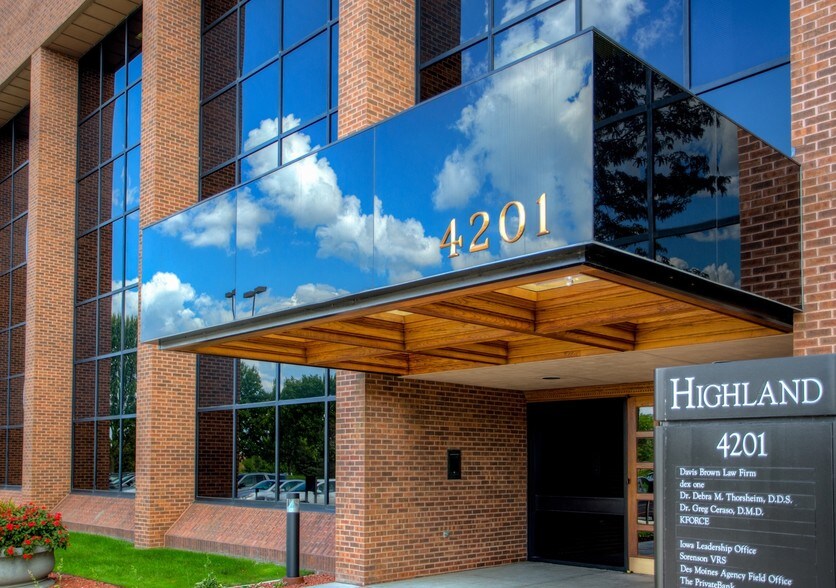 More Photos Of 4201 Westown Pky, West Des Moines Office For Lease