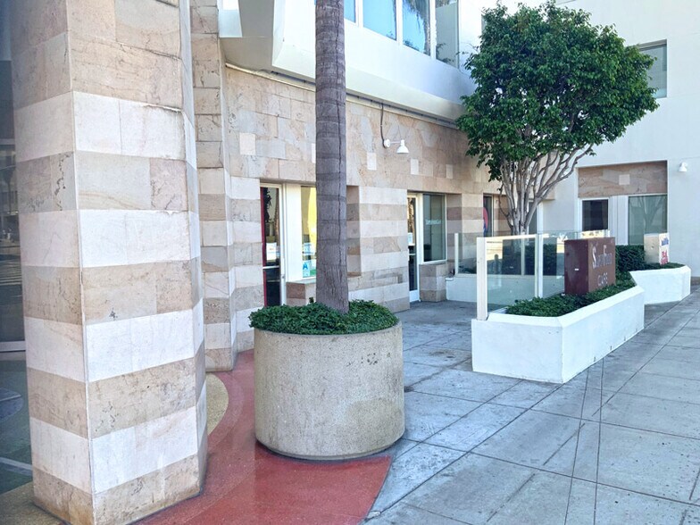 More Photos Of 530 Wilshire Blvd, Santa Monica Office For Lease