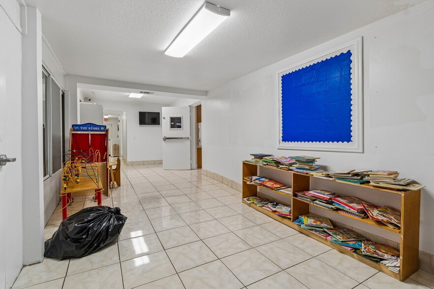 More Photos Of 4001 Skipper Rd, Tampa Schools For Sale