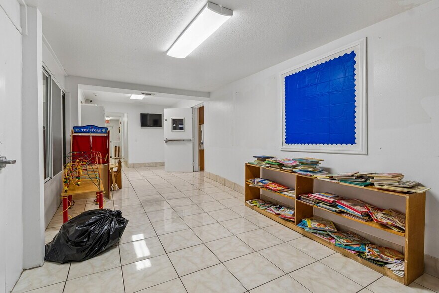 More Photos Of 4001 Skipper Rd, Tampa Schools For Sale