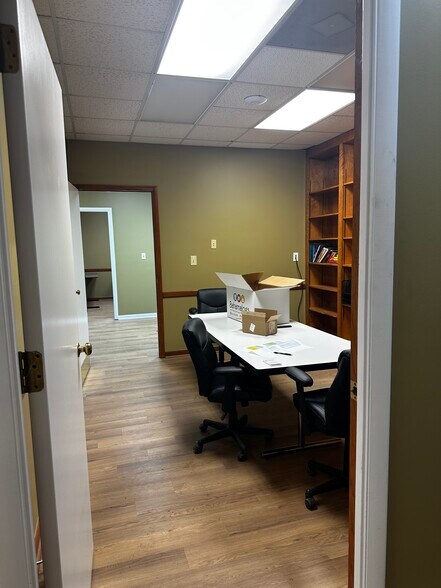 More Photos Of 3285 Associate Dr, North Charleston Light Distribution For Sale