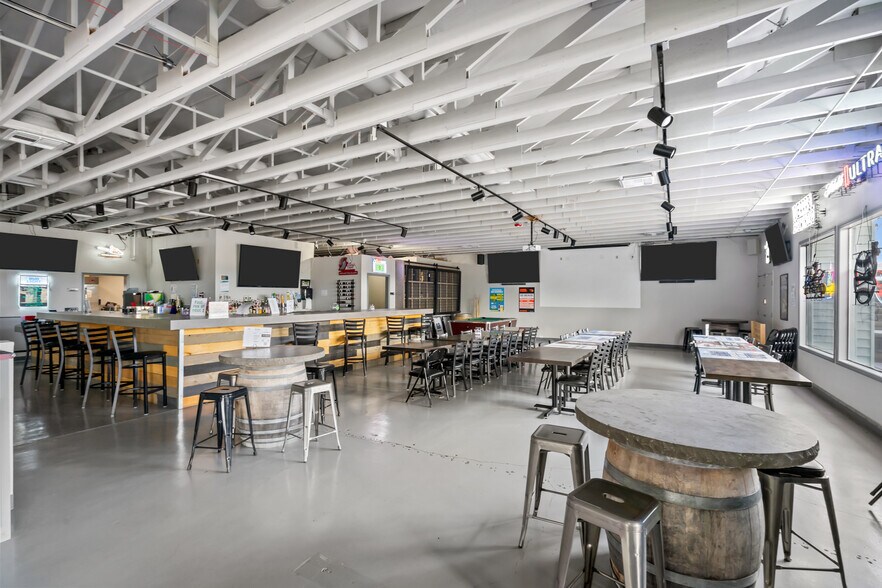 More Photos Of 2425 25th St SE, Salem General Retail For Sale