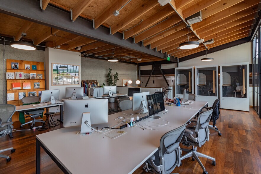 More Photos Of 2352 Ripple St, Los Angeles Loft Creative Space For Sale