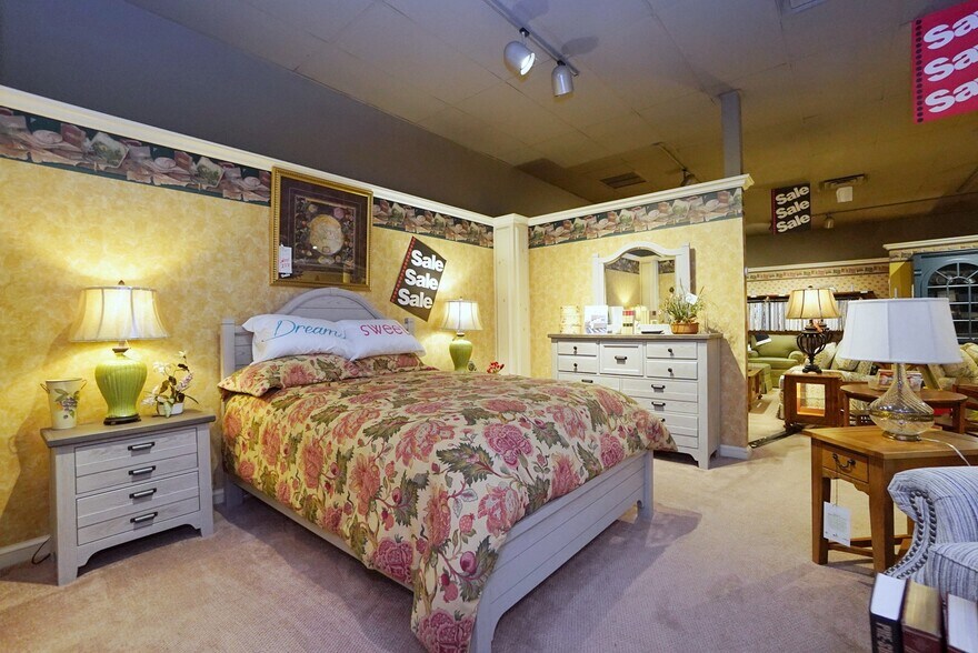 More Photos Of 1229 Castleton Ave, Staten Island Storefront For Lease