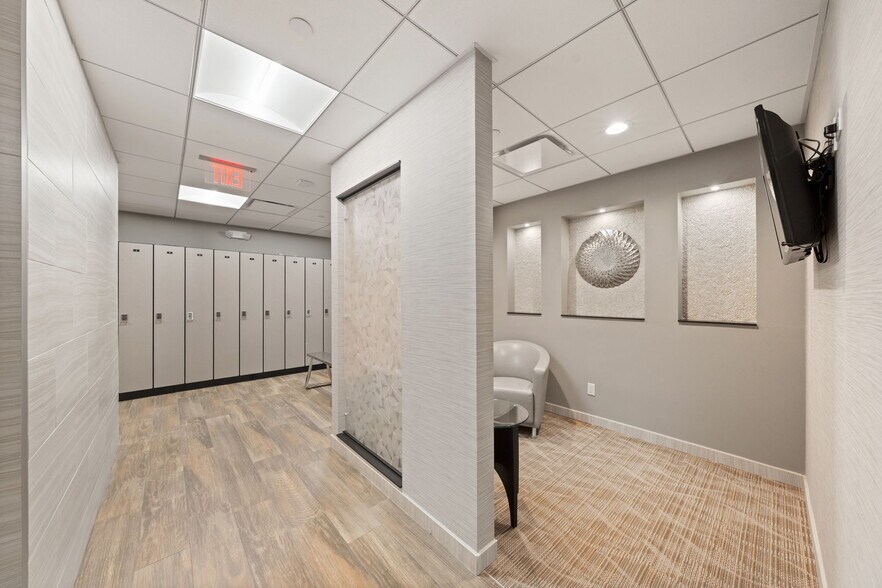 More Photos Of 35 Pinelawn Rd, Melville Office Residential For Lease