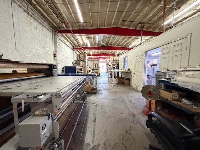More Photos Of 5711-5723 Alba St, Los Angeles Warehouse For Lease