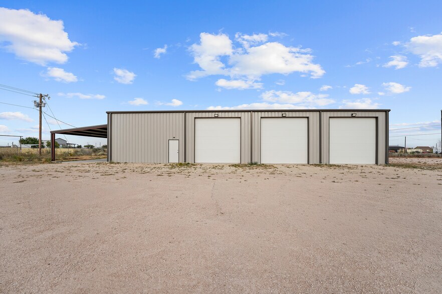 More Photos Of 1701 S Knox Ave, Odessa Warehouse For Lease