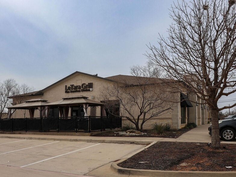 More Photos Of 167 Avondale Haslet Rd, Haslet Restaurant For Lease