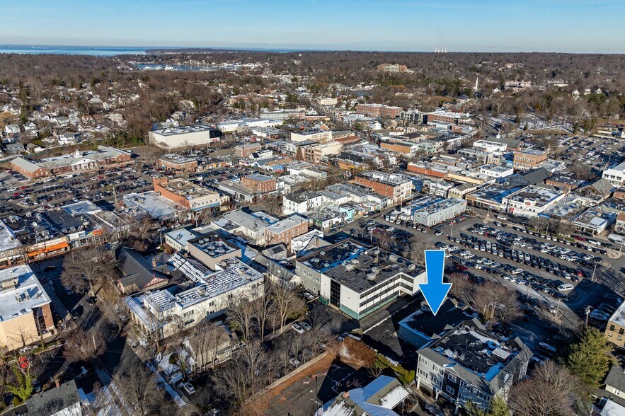 More Photos Of 29 Green St, Huntington Medical For Sale