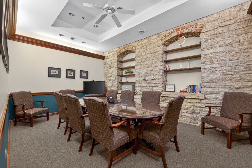 More Photos Of 30 S Shumway Ave, Batavia Office For Lease