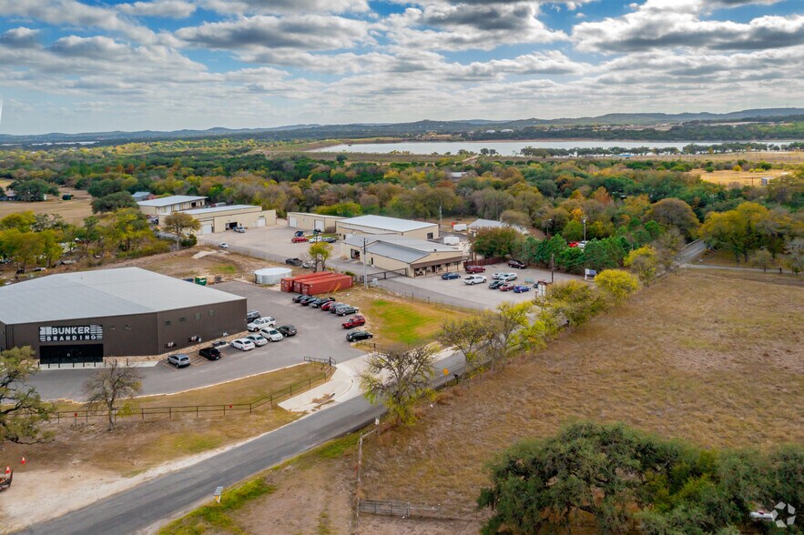 More Photos Of 5 Upper Cibolo Creek Rd, Boerne Light Manufacturing For Lease
