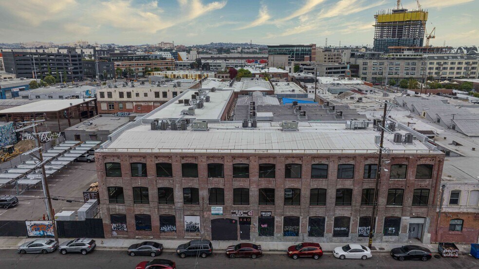 More Photos Of 440 Seaton St, Los Angeles Loft Creative Space For Lease