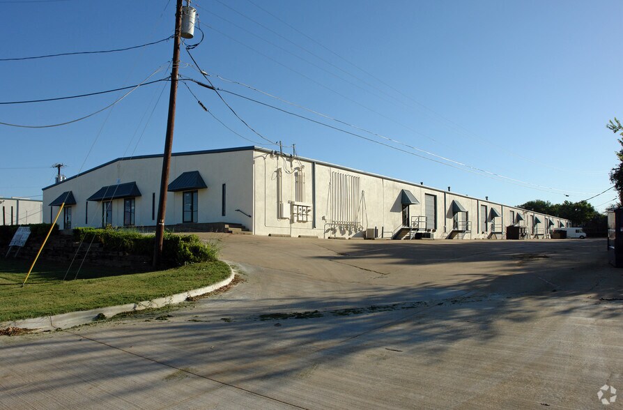 More Photos Of 500 S Belt Line Rd, Irving Warehouse For Lease