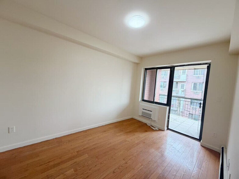 More Photos Of 4134 Haight St, Flushing Multifamily For Sale
