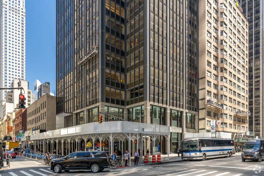 More Photos Of 1370 Avenue of the Americas, New York Office For Lease