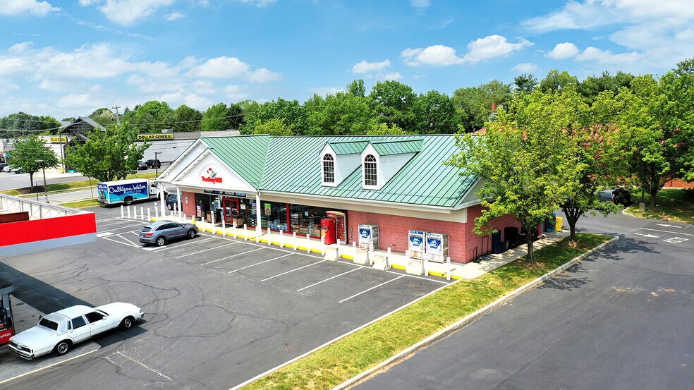 More Photos Of 141 W Main St, Macungie Service Station For Lease