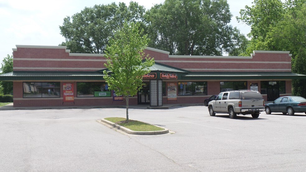 Primary Photo Of 1930 Main St, Newberry Freestanding For Lease