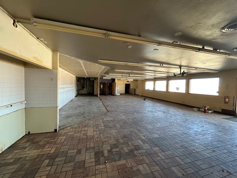 More Photos Of 201 W Highway 30, Toledo General Retail For Sale