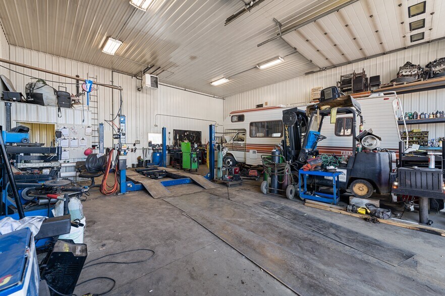 More Photos Of 81 Barstow St, Carseland Auto Repair For Sale