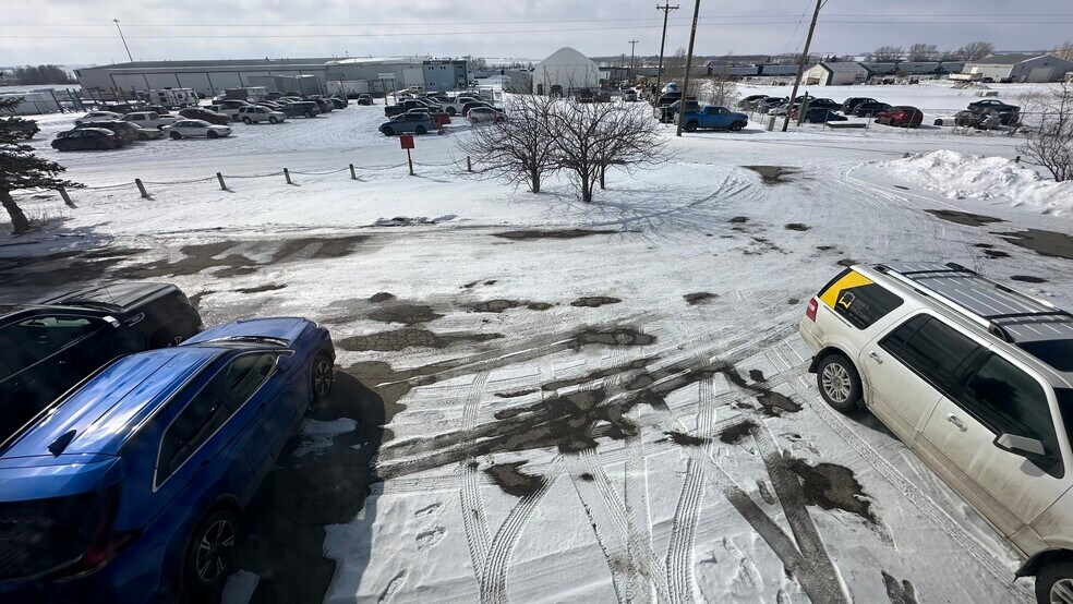 More Photos Of 27 Mccool Cres, Crossfield Warehouse For Lease