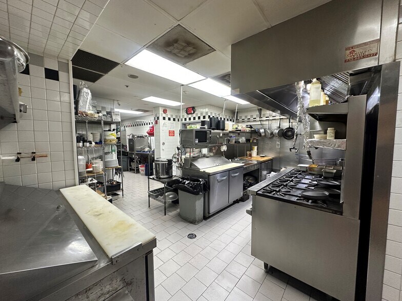 More Photos Of 304 Georges Rd, Dayton General Retail For Sale