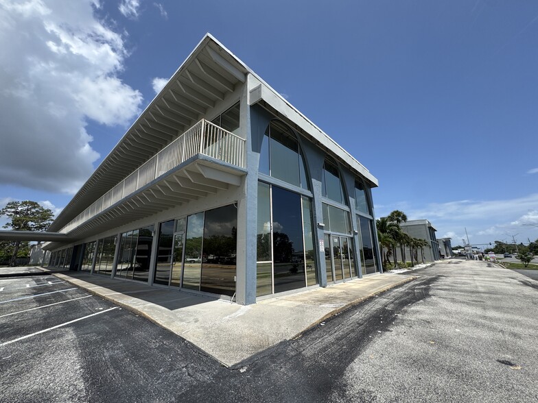 More Photos Of 3910 S Washington Ave, Titusville Office For Lease