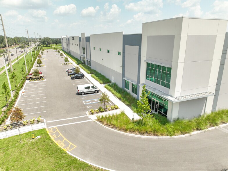 More Photos Of 4545 Portier Blvd, Orlando Unknown For Lease