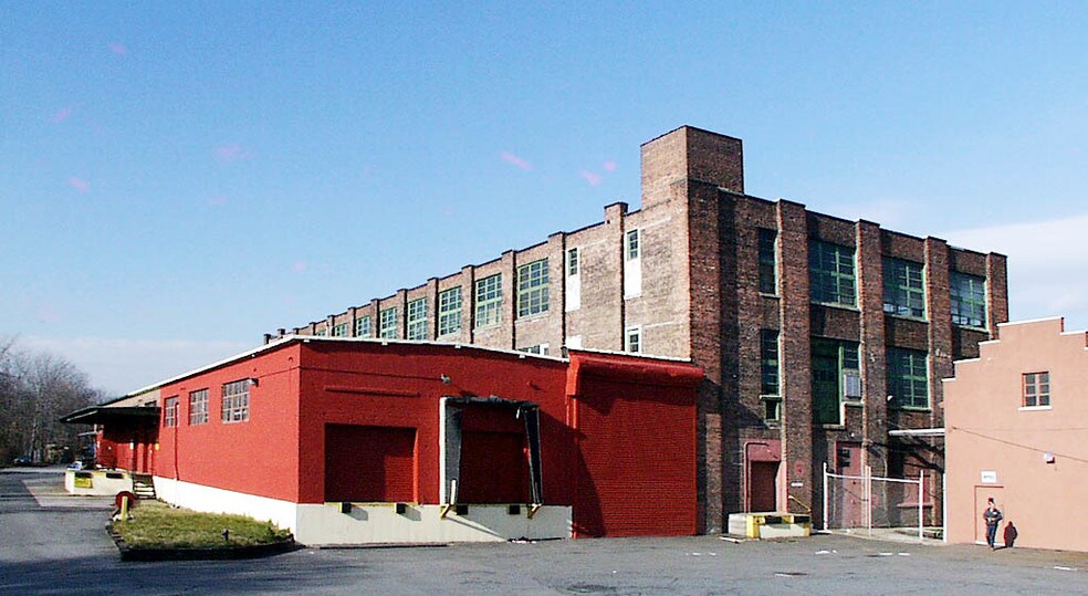 More Photos Of 1435 51ST St, North Bergen Manufacturing For Lease